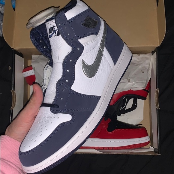 Midnight navy 1 high 10.5 & bred lowsize10 both ds - Picture 4 of 8